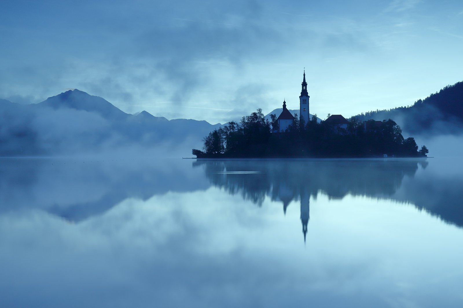 bled, slovenia, lake, morning, sunrise, water, mist, fog, church, mirror, island,, Jacek Lisiewicz
