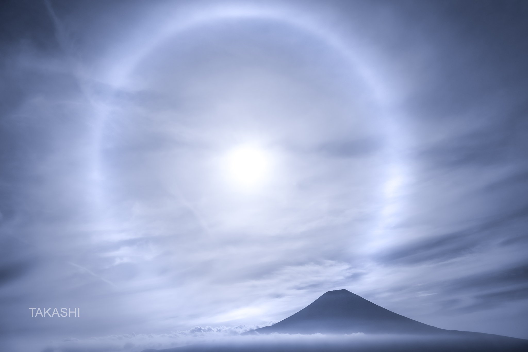 Fuji,Japan,mountain,clouds,halo,sun,amazing, Takashi