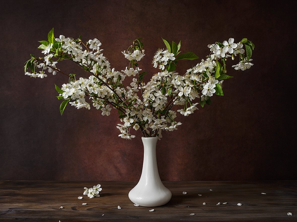 натюрморт ваза вишня цветы, Михаил Корнилов