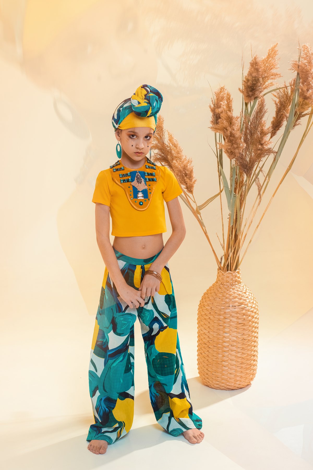Девочка желтый зеленый цветы макияж африка тюрбан бижутерия, Ольга Алехина
