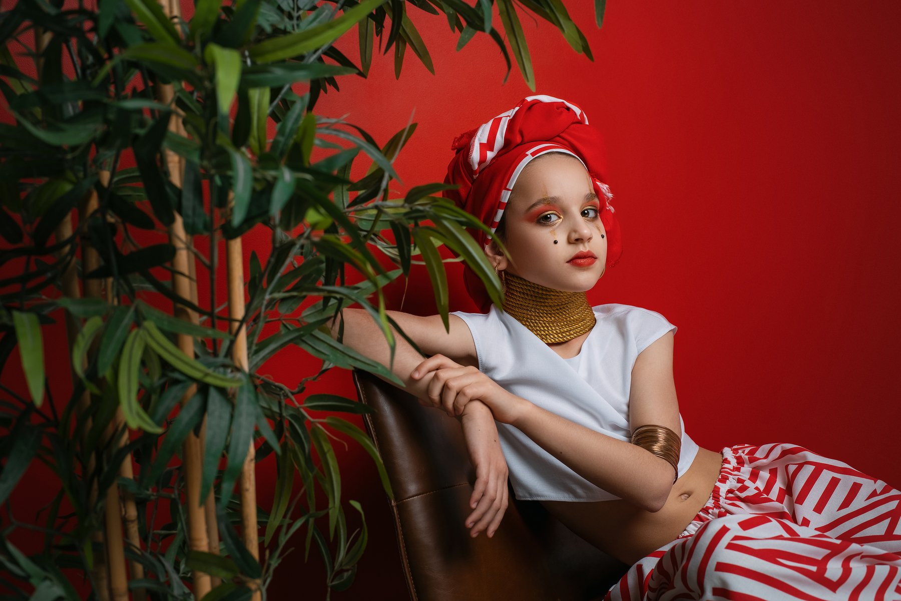 Девочка красный желтый зеленый макияж африка тюрбан бижутерия, Ольга Алехина