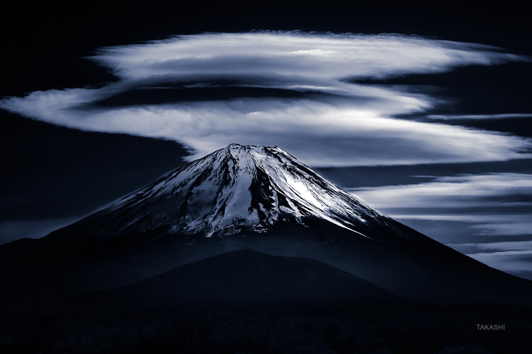 Fuji,Japan,mountain,clouds,peak,summit,top,snow, Takashi