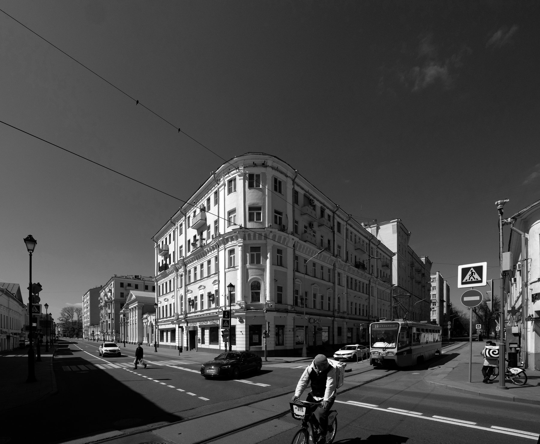Перекресток, трамвай, велосипед, пешеход, автомобиль, бульварное кольцо, Дмитрий Ткаченко