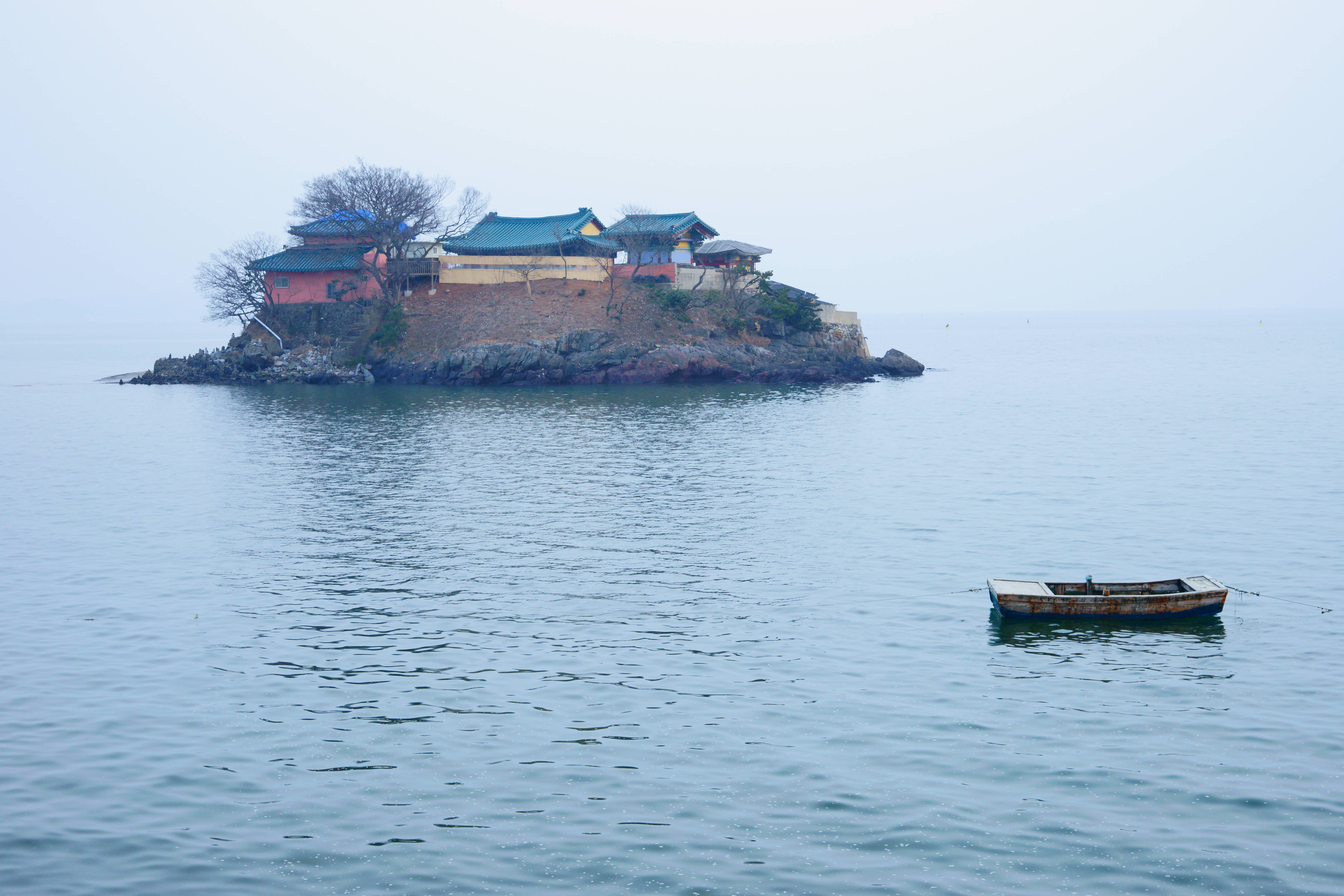 south korea,chungcheongnamdo,sunrise,sea,seascape,temple,architecture,traditional,boat,, Shin