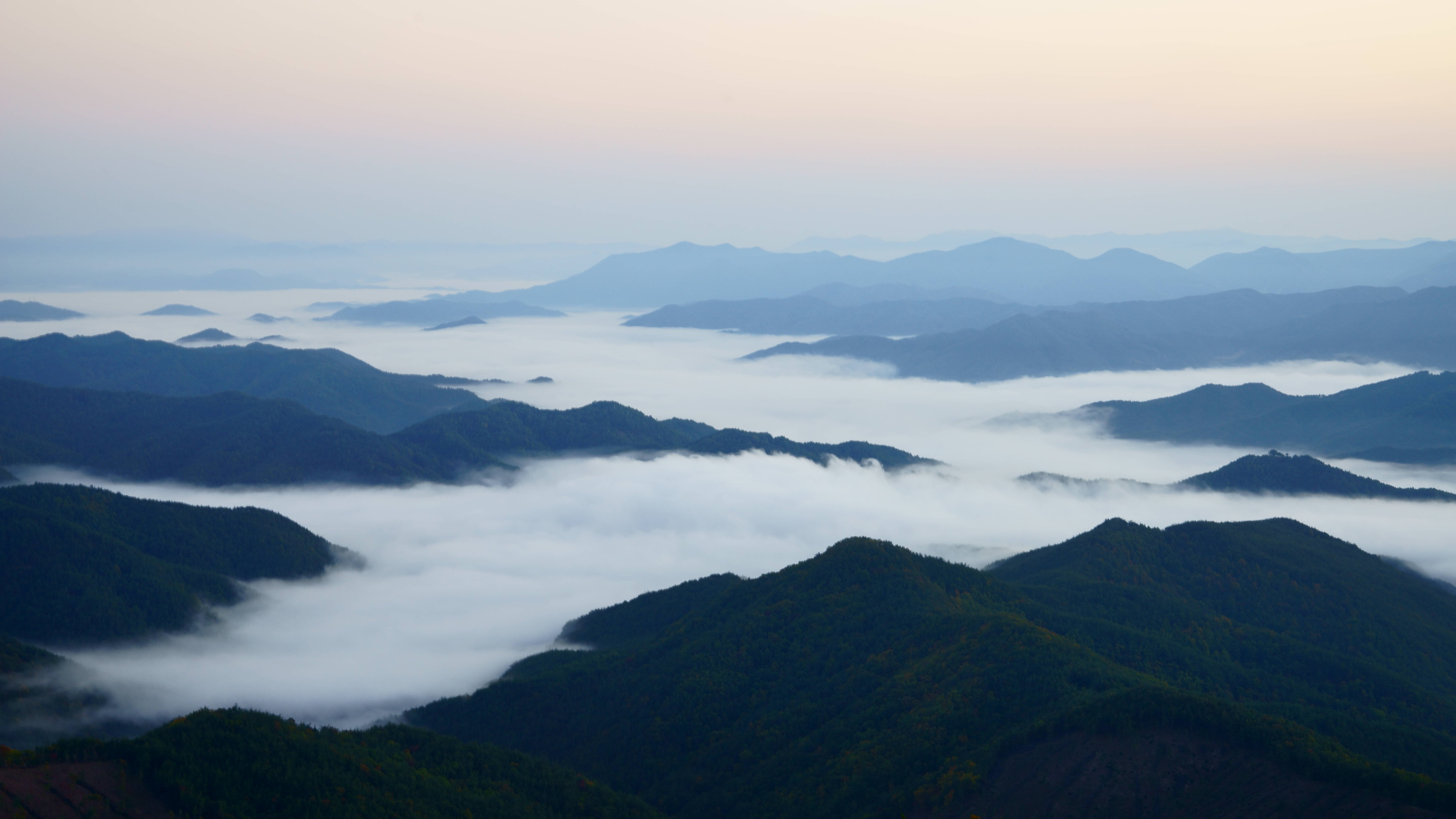 south korea, gyeongsangbukdo,dawn,mountain,clouds,morning, landscape, autumn,, Shin
