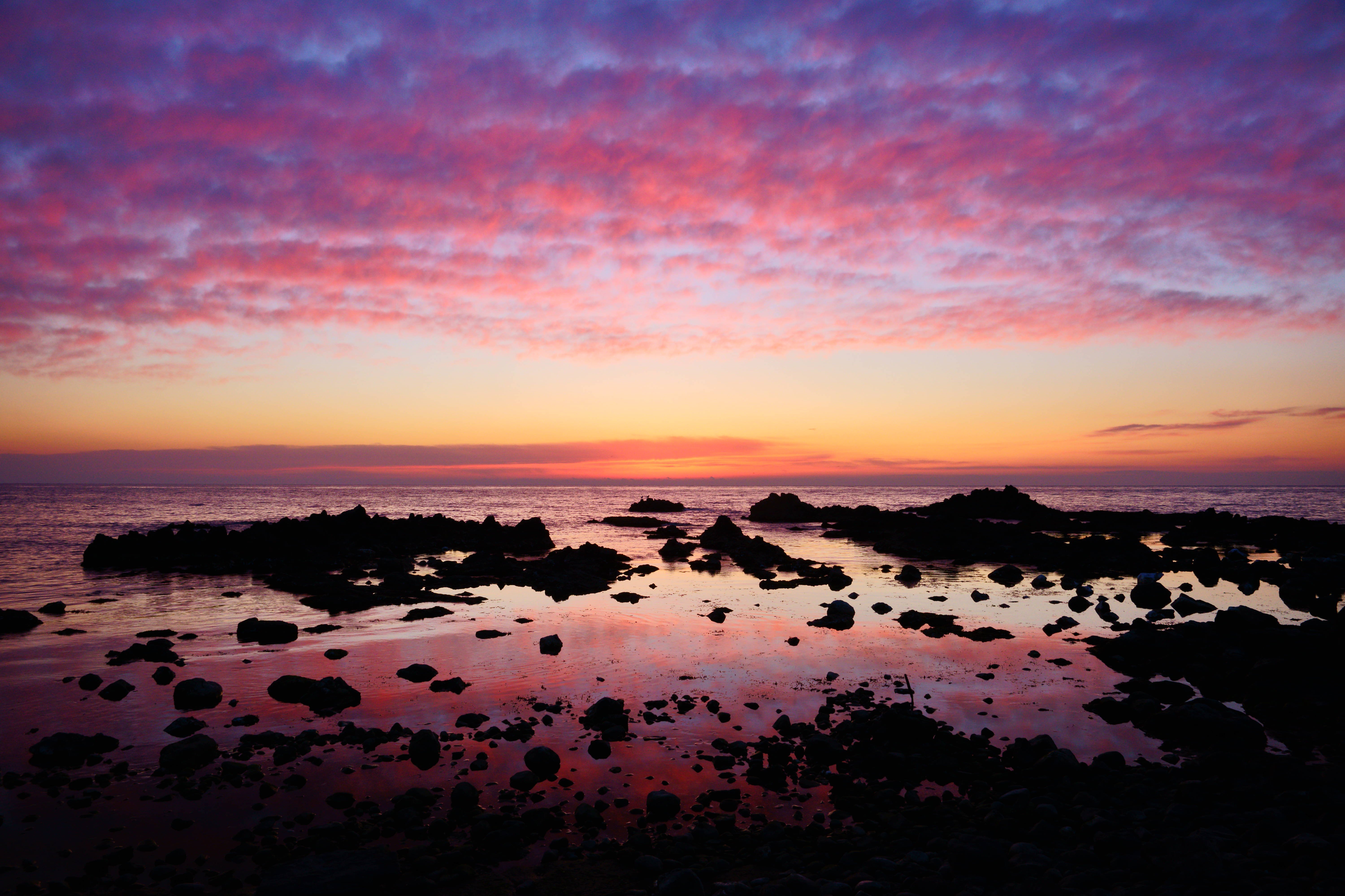 south korea, gyeongsangbukdo,sunrise,dawn,sea,seascape,horizontal,sunlight,clouds,rocky, island, silhouette,, Shin