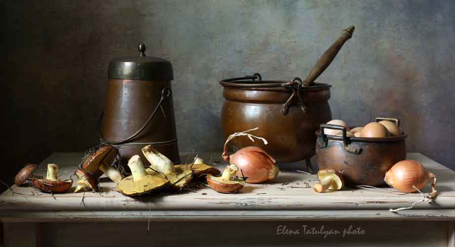 маслята, грибы, лук, яйца, посуда, Елена Татульян