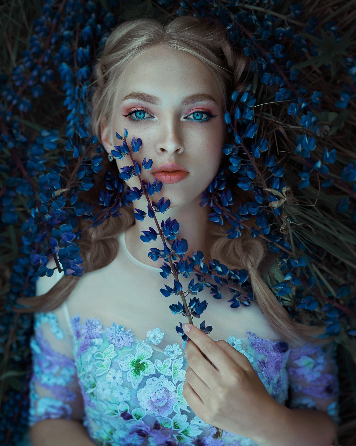 blue, люпины, цветы, цветение, синий, голубой, dress, blossom, flower, lupines, портрет, portrait, Екатерина Кулакова