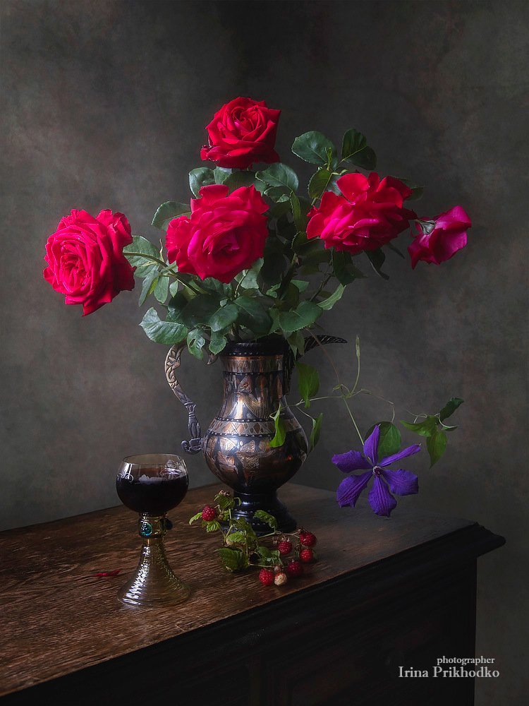 натюрморт, цветочный, винтажный, лето, розы, антикварный бокал, художественная фотография, Ирина Приходько