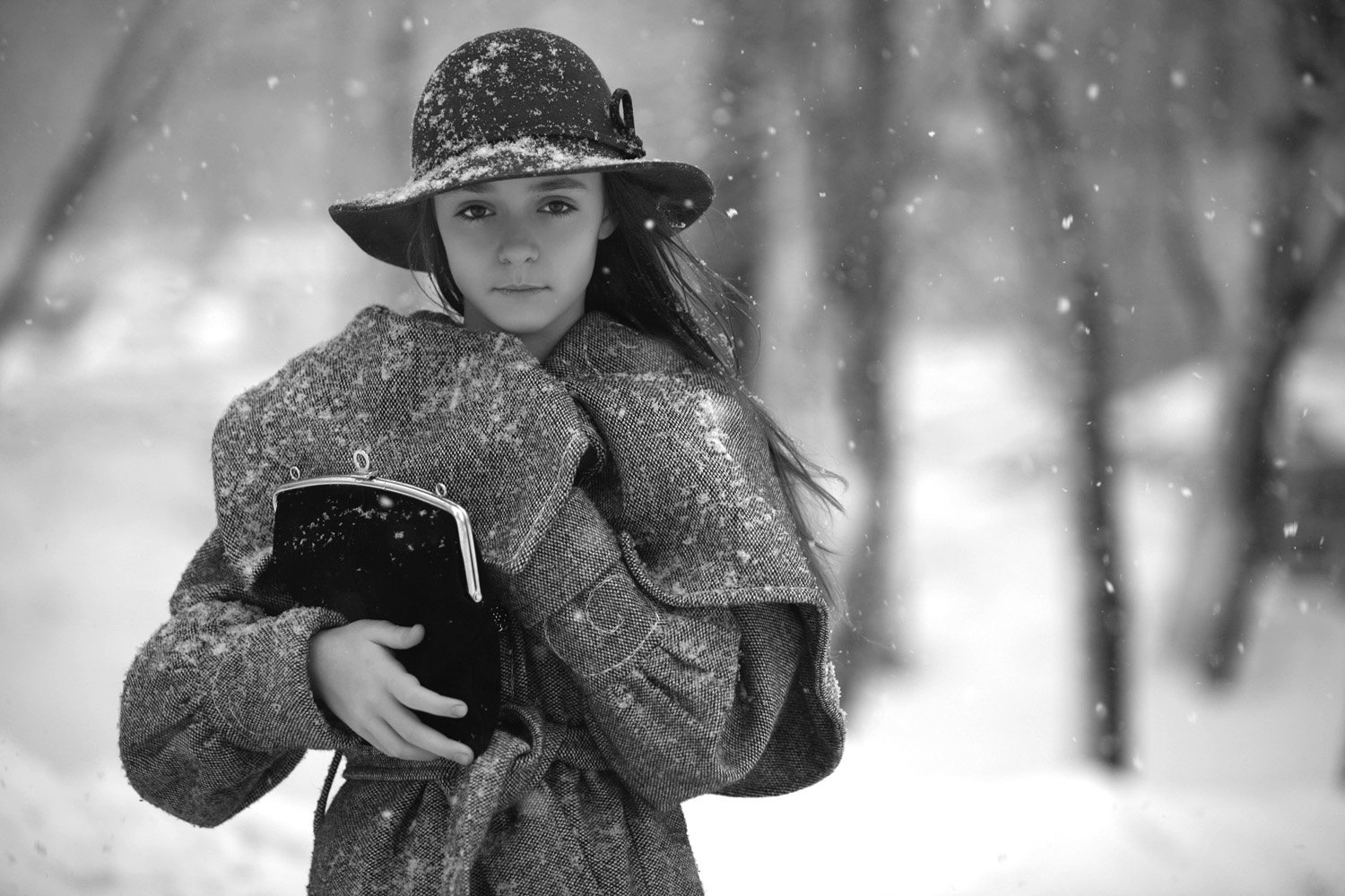 снег, непогода, девочка, шляпа сумочка, Смолянская Евгения