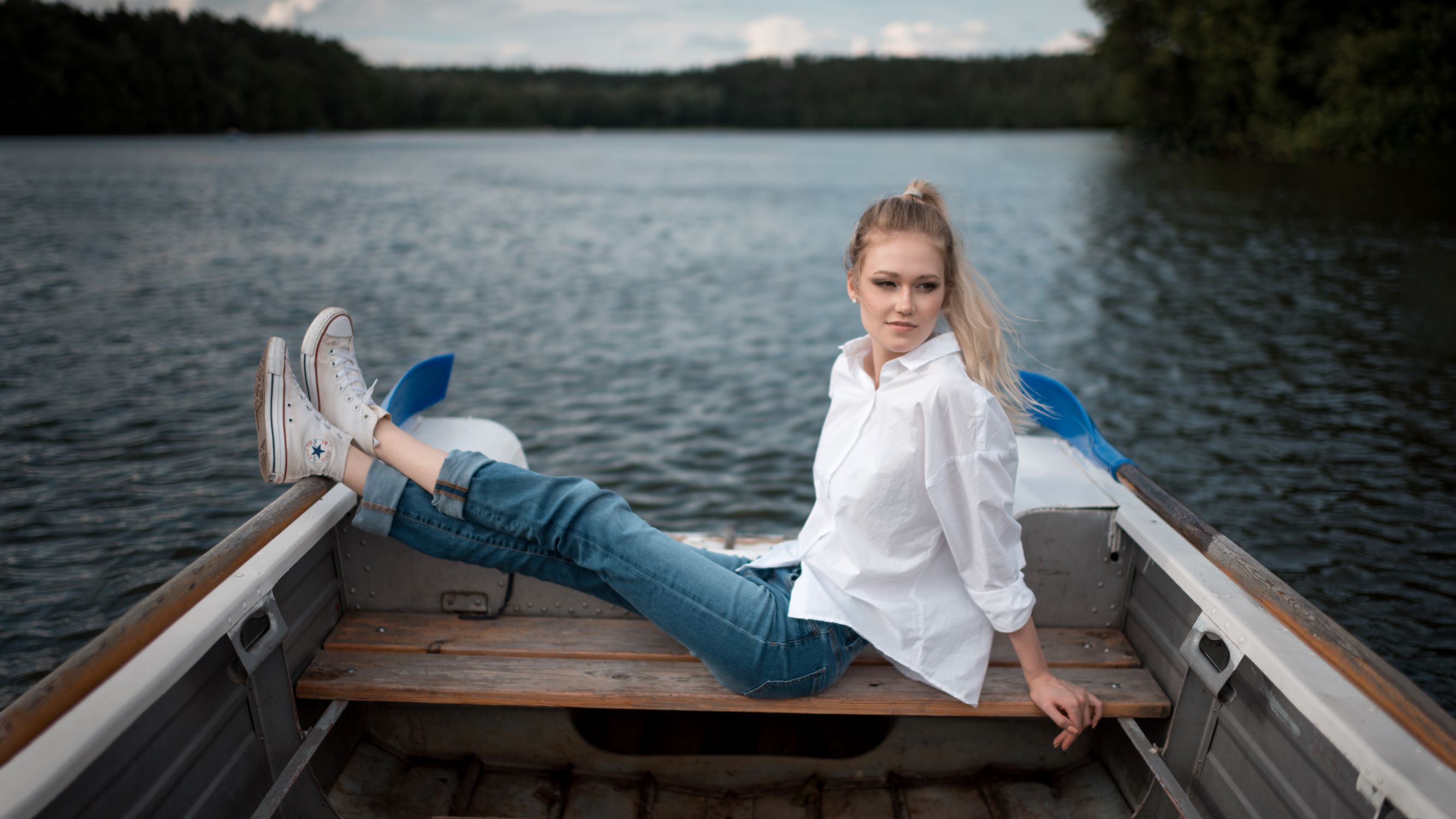 портрет, арт, portrait, model, People, One Person, Outdoors, Sitting, Leisure Activity, Day, Relaxation, Nature, Lake, Vacations, Casual Clothing, Water, Lifestyles, Nautical Vessel, Darius Main