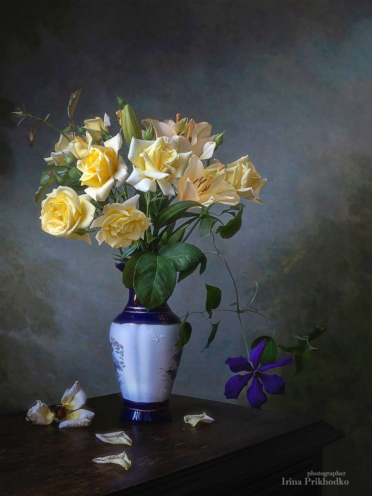 натюрморт, розы, лилии,букет, цветы, винтажный, лето, художественное фото, Ирина Приходько