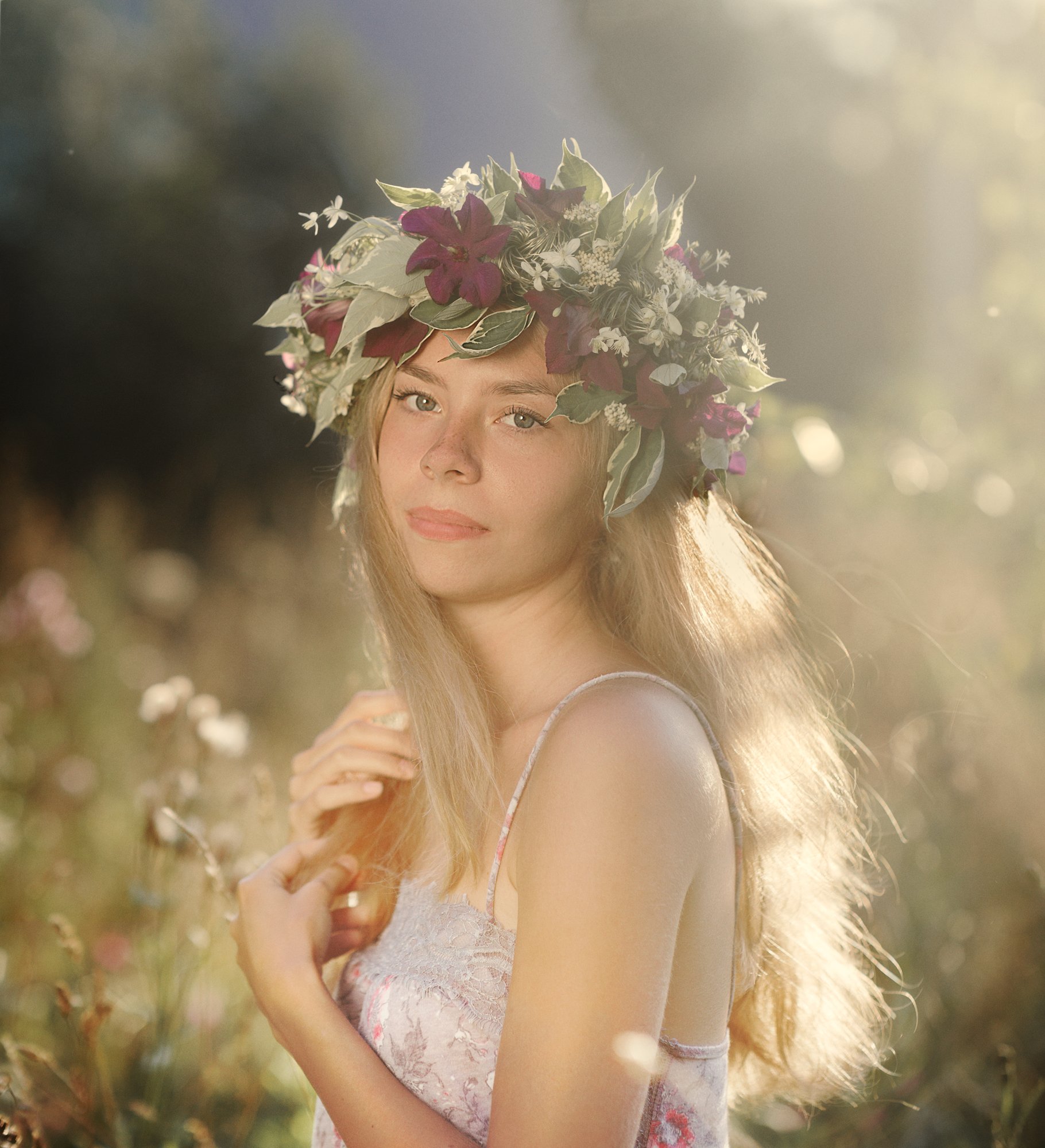 вечерний свет, юная девушка, длинные светлые волосы, природа, лето, венок из цветов, Оксана Ведмеденко