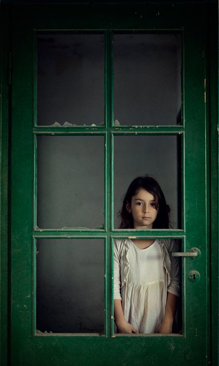 girl, window, door, green, dress, white, light, lock, maya, pini, hamou, pini hamou