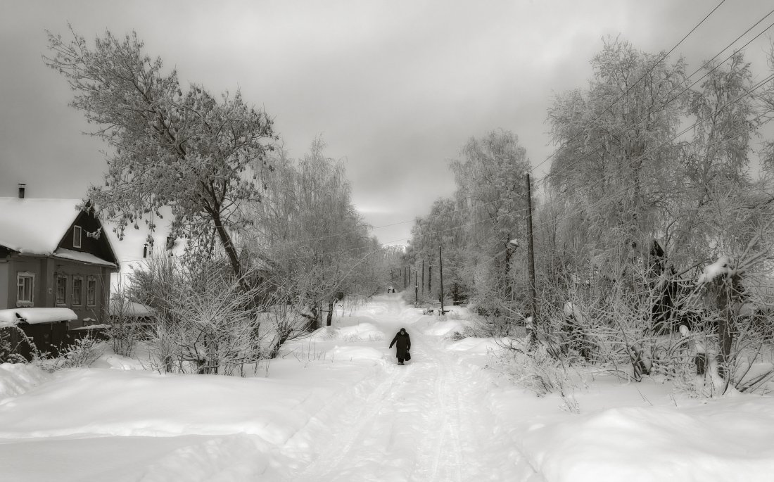 улица, снег, домики, деревья, иней, бабушка, зима, мороз, Георгий Машковцев