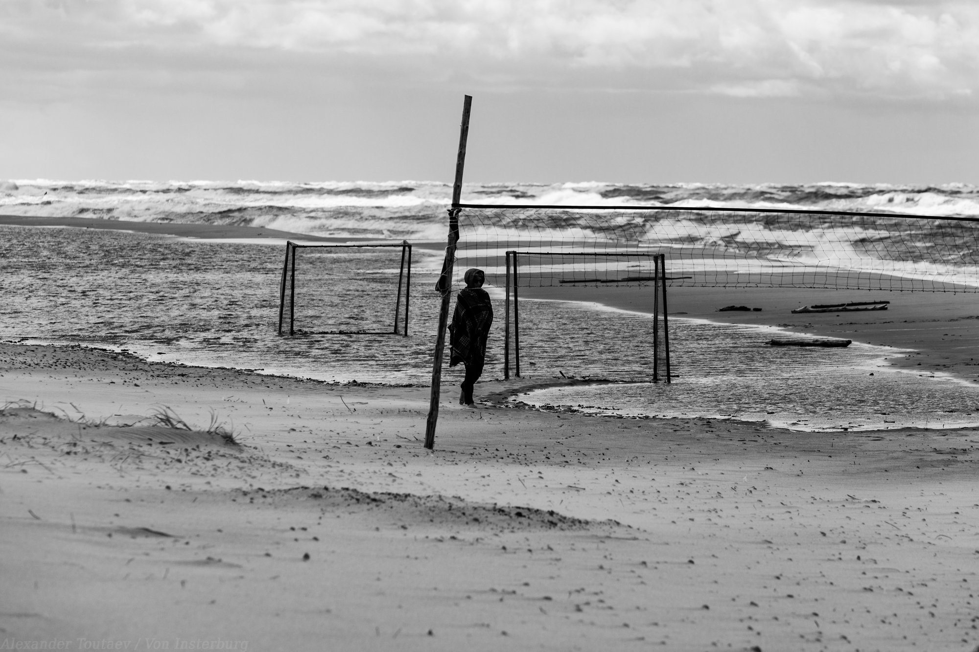 sea, baltica, ostsee, kaliningrad, калининград, балтика, bnw, monochrome, black and white, чб, люди, стрит фото, people, street photo, street photography, АлександрТутаев