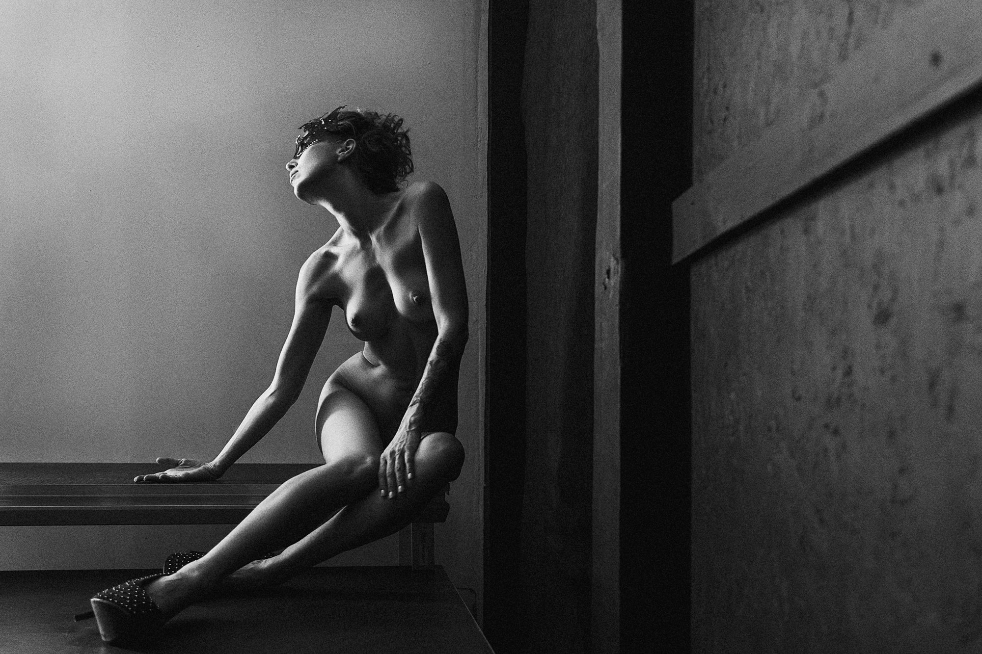 woman, portrait, nude, indoors, blackandwhite, naturallight, Руслан Болгов (Axe)