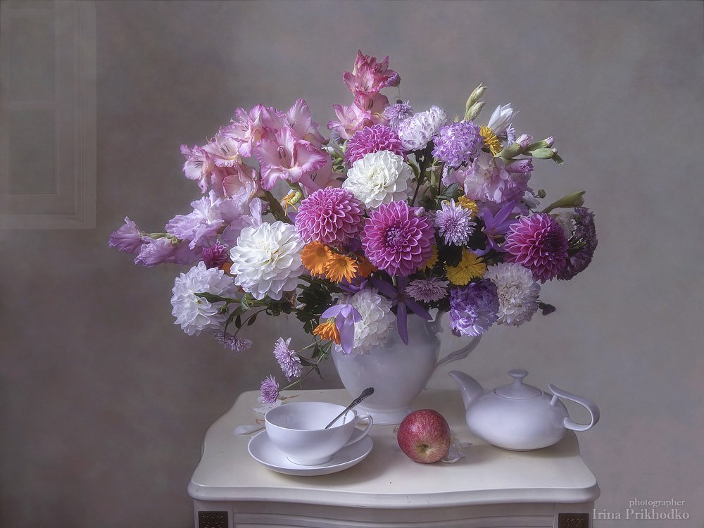 натюрморт, настроение, букет, цветы, осень, чайный столик, английский фарфор, Ирина Приходько