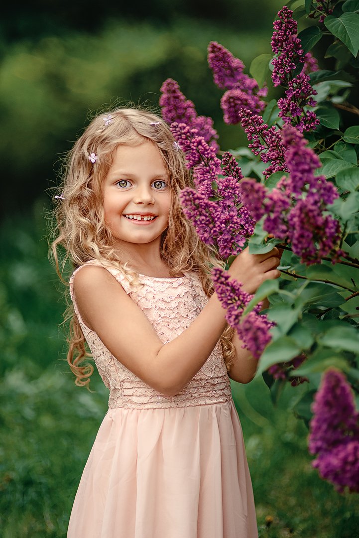 children, child, childhood, children portrait, kid, kids, girl, spring, springtime, lilac, дети, девочка, детская фотосессия, детская фотография, children photography, дети модели, дети модели москва, Шулина Ольга