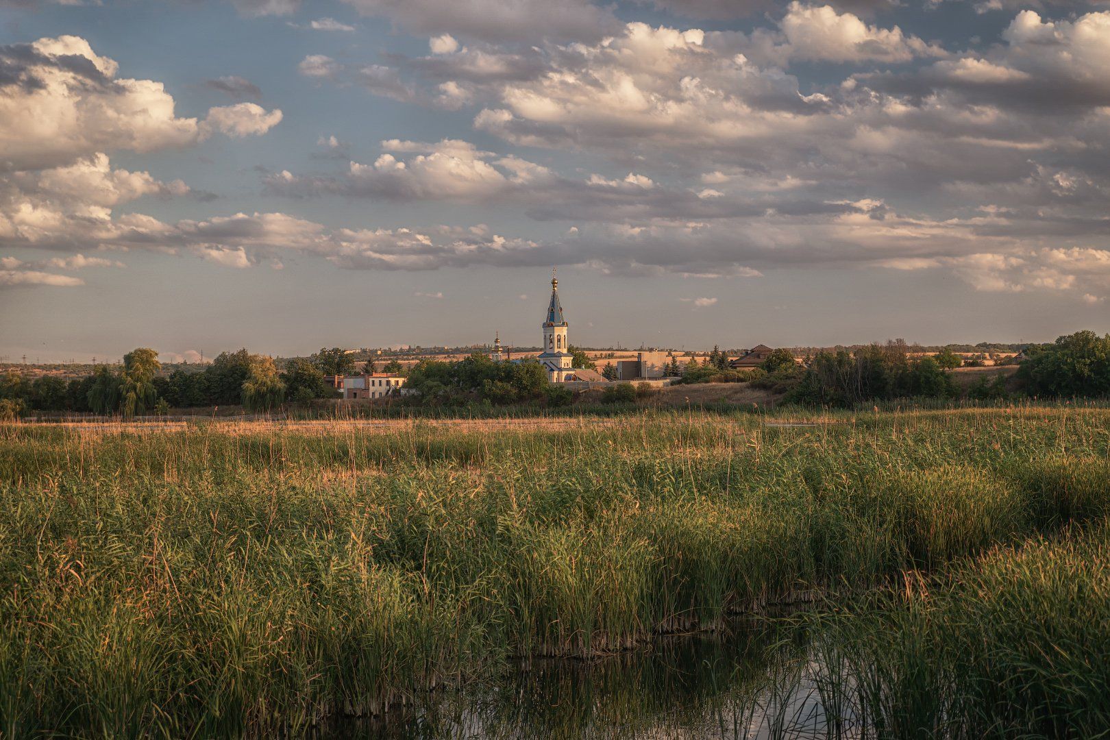 река, храм, природа, пейзаж, тростник, облака, Юрий Диденко