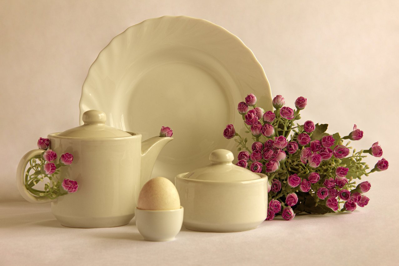 натюрморт, цветы, посуда, розовое, нежность, яйцо, керамика , Виктория Гусар