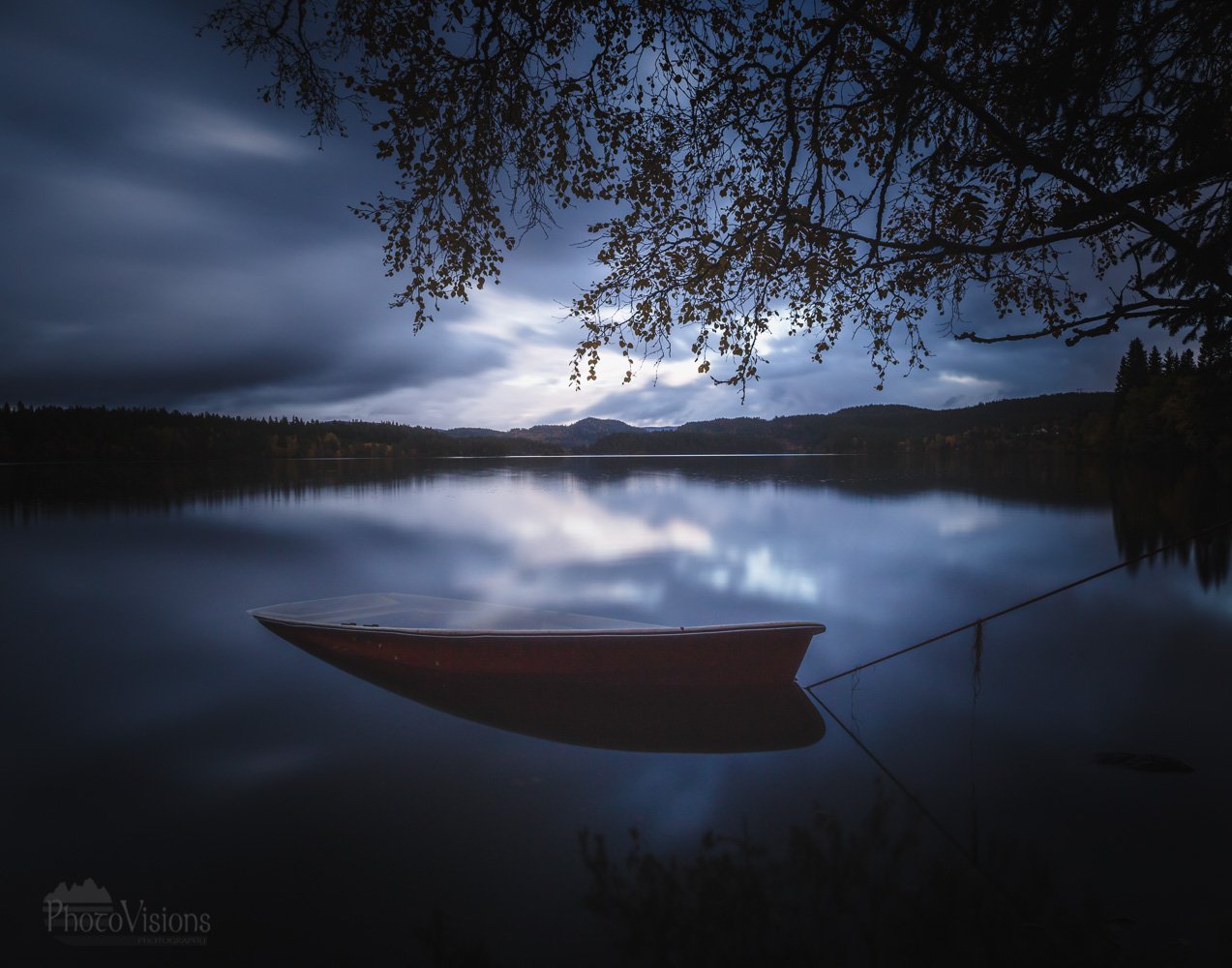 norway,night,autumn,boat,lake,jonsvatnet,norwegian,water,long exposure, Adrian Szatewicz