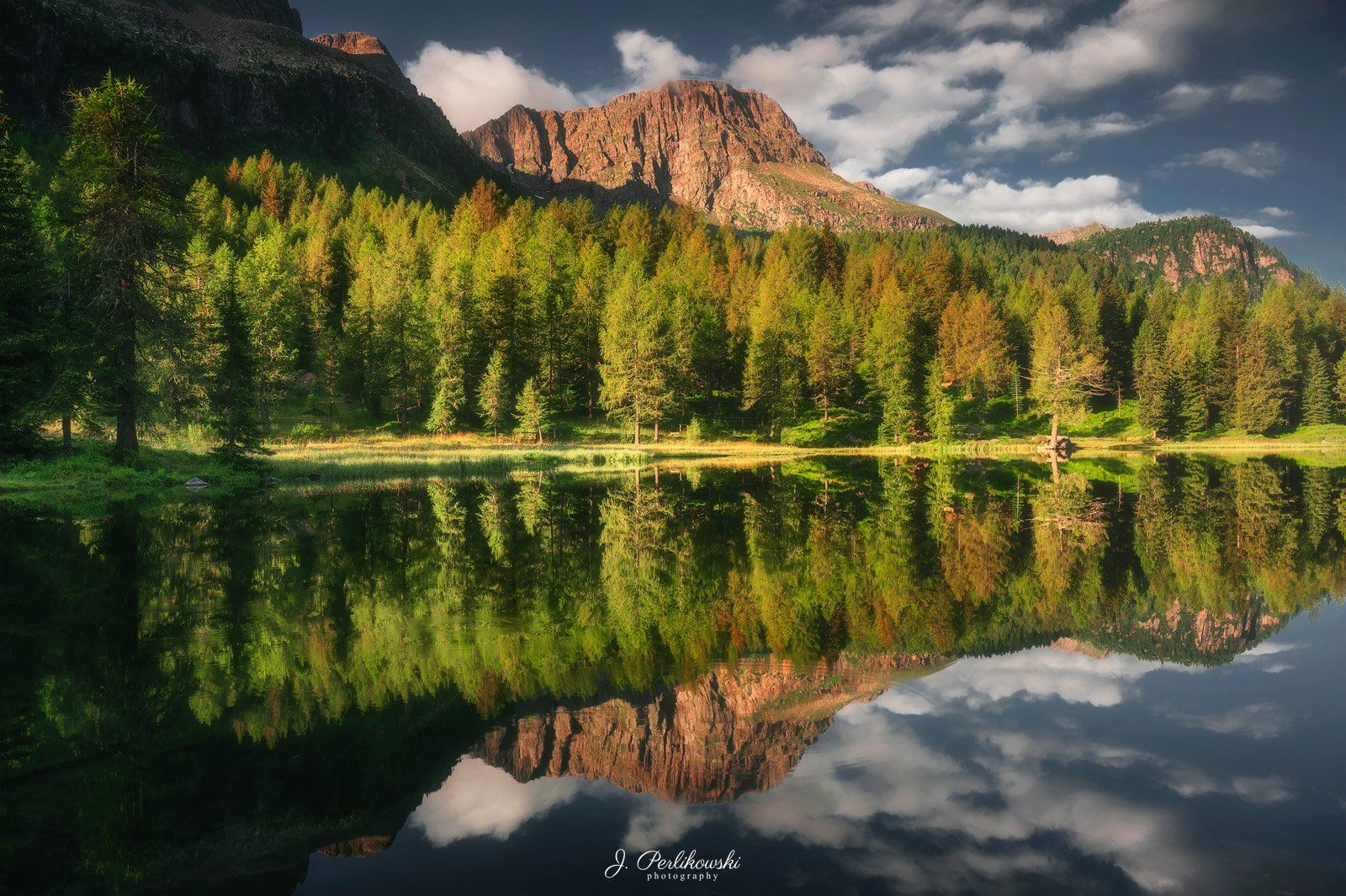 reflection, reflections, mountain, mountains, lake, mirror, sunrise, morning, light, contrast, europe, mountainscape,, Jakub Perlikowski