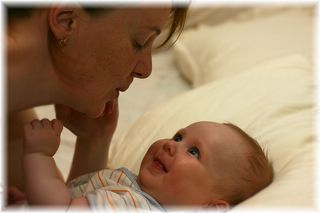 А вот и мамочка... Я так рад!