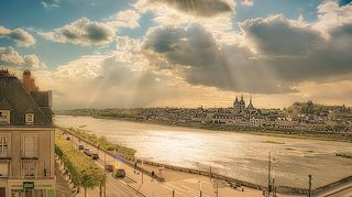 Утрениий свет над Луарой.