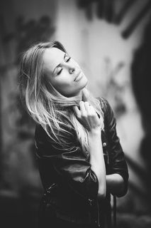 О том, с кем она там была...