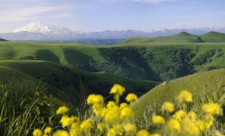 Вид на Эльбрус с перевала Гумбаши