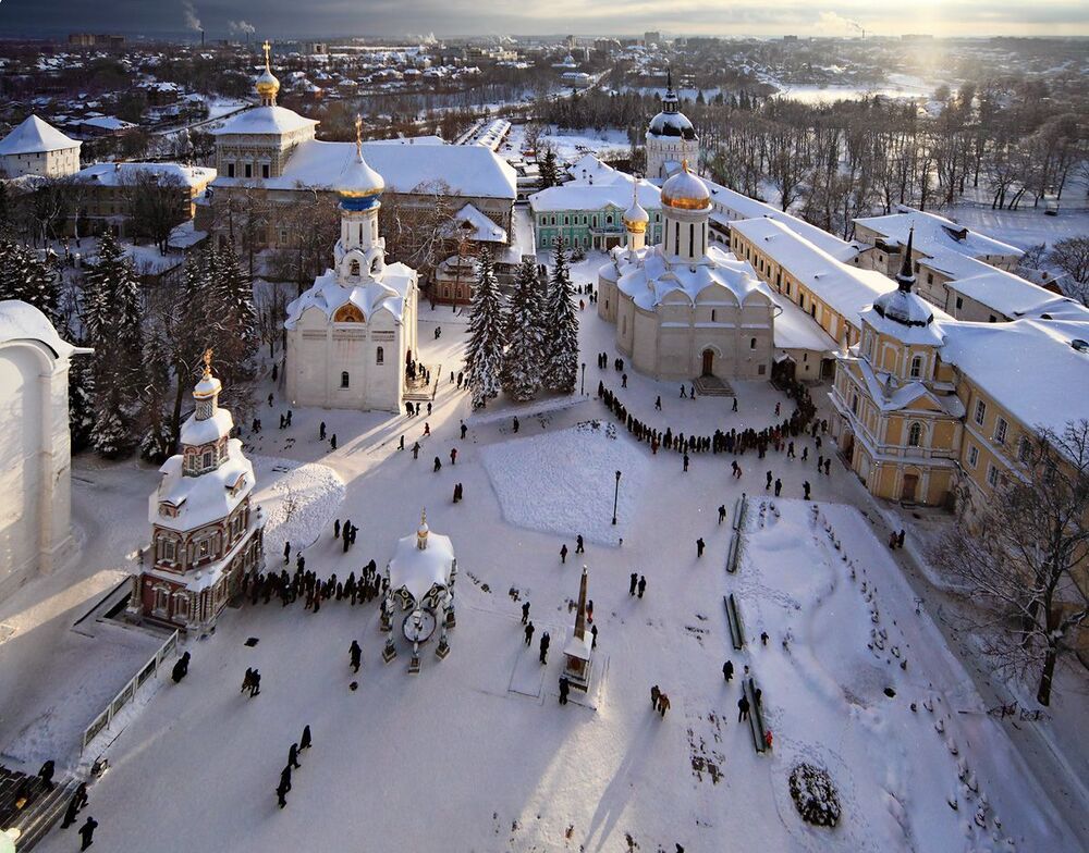 Храмы и люди