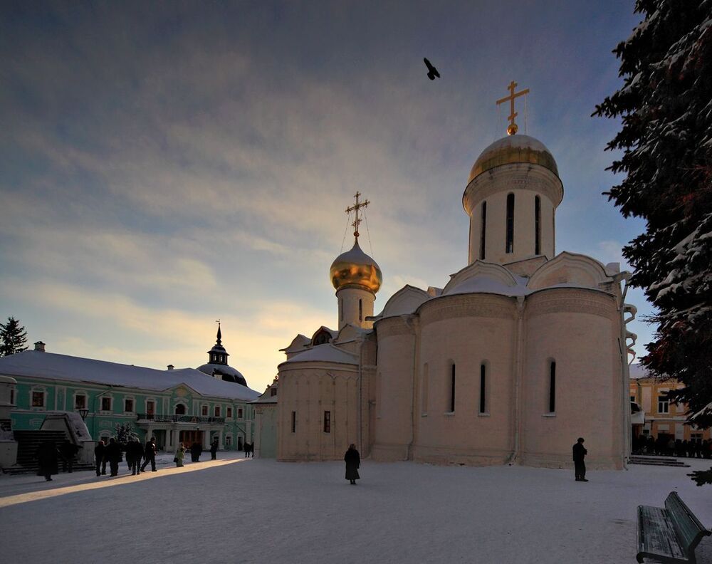 Храмы и люди