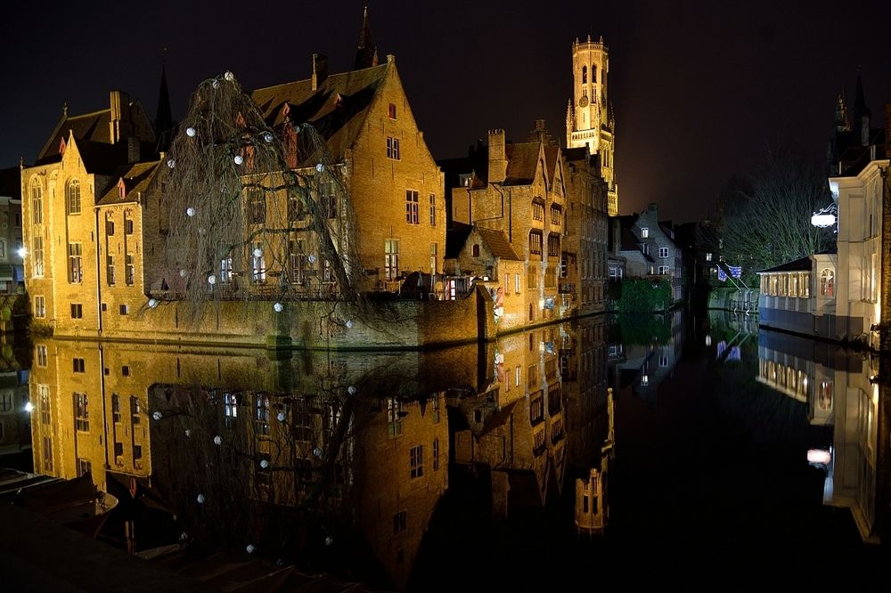Brugge by night.