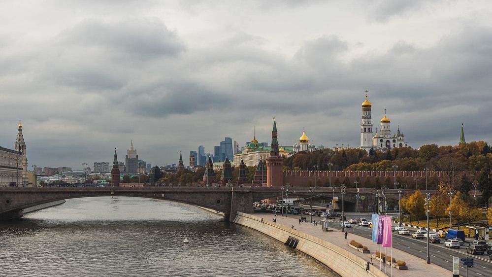 А я иду, шагаю по Москве....