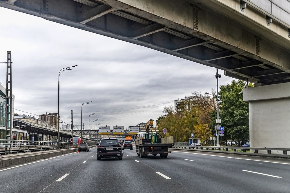 По Москве