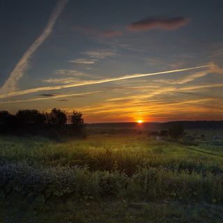 Вот моя деревня, позади мой дом родной