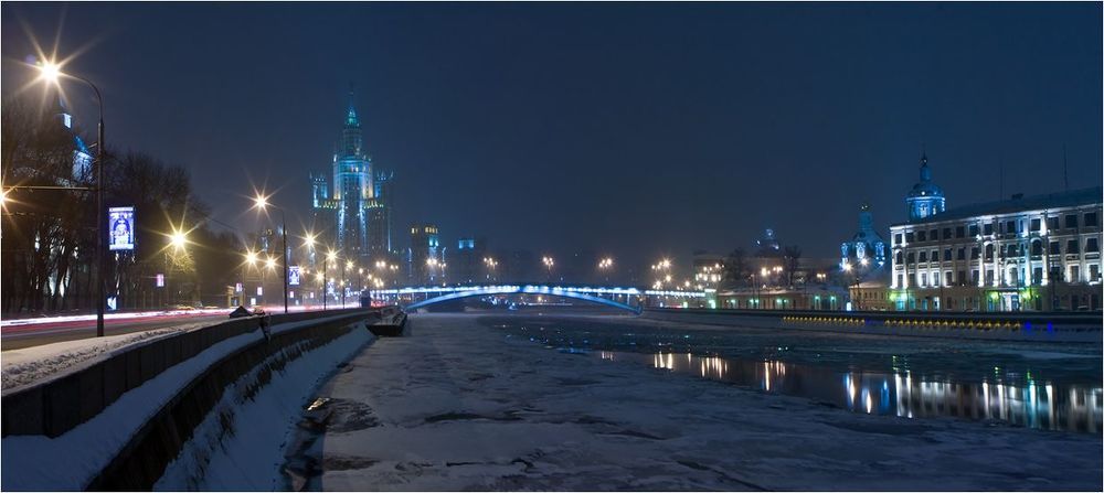 Дом на набережной