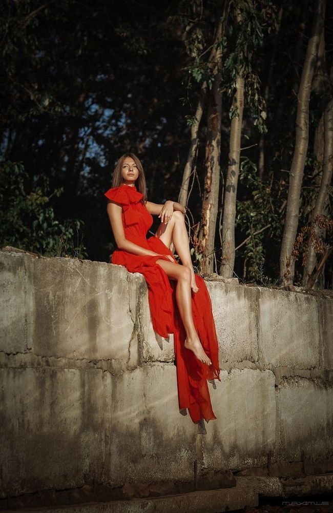 Lady in red