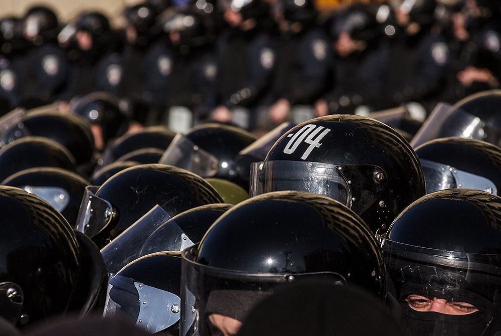 Ведь кто-то упорно продолжает видеть в нас лишь бильярдные шары...
