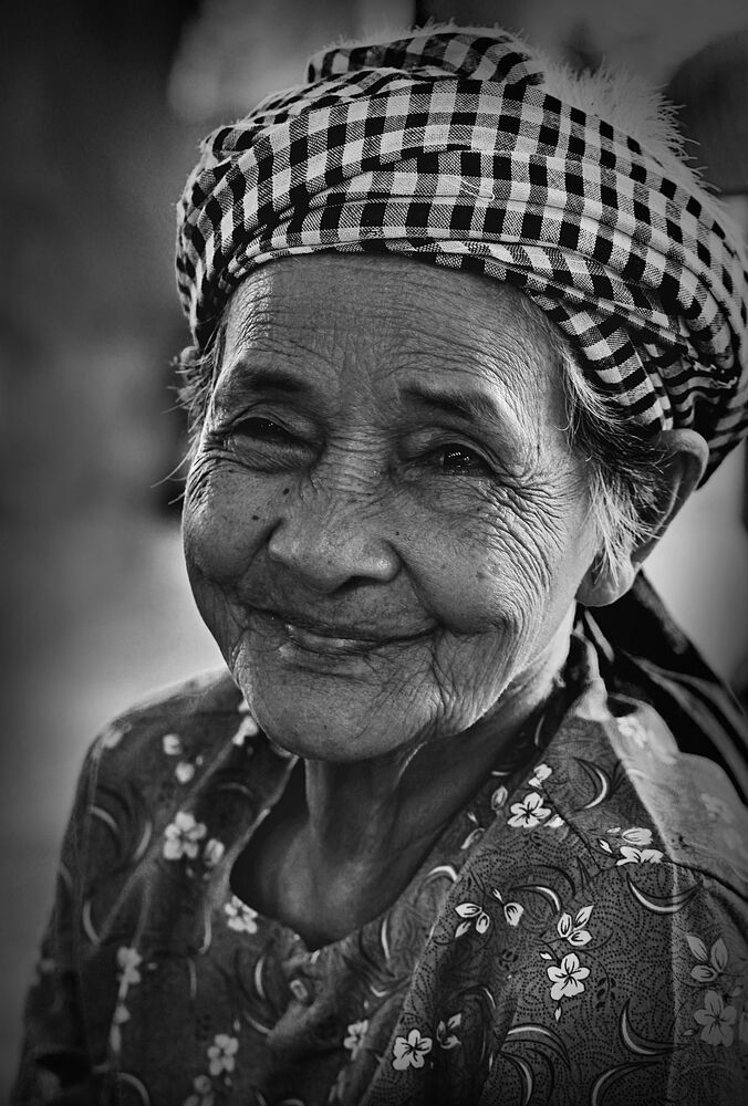 old women Kampot, Cambodia
