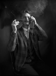 Люблю классический роман...
Студия. Свет.
Pentax 6x7, 120 film.
Сканирование на Nikon Super COOLSCAN 9000 ED.