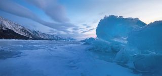 Солнце ещё за горизонтом, но вот вот должно появиться.