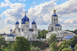 Боголюбовский женский монастырь летом...