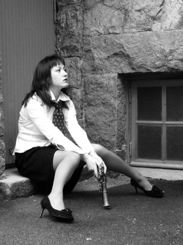 пистолет, девушка Без силphoto preview