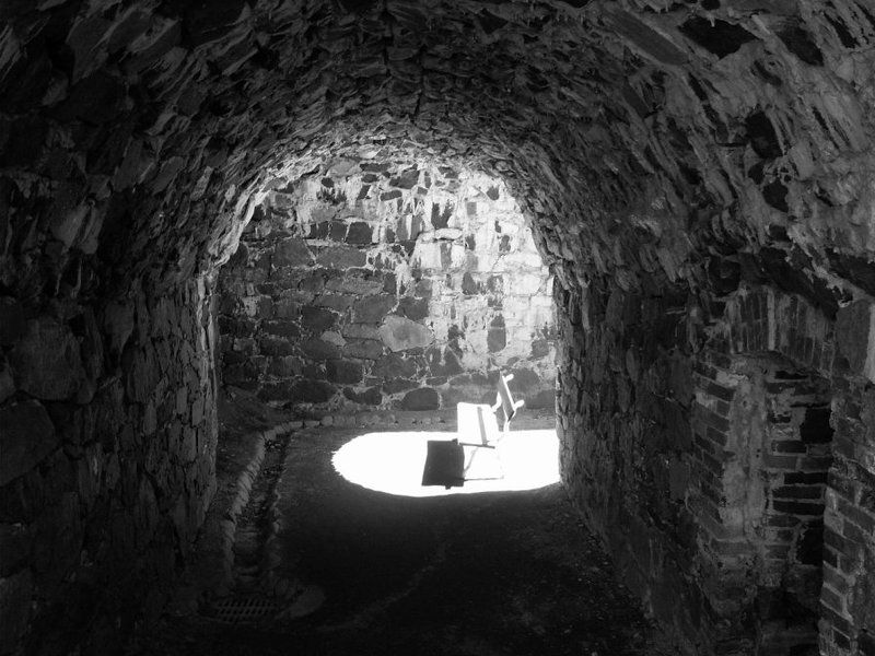 крепость, скамейка солнечная скамейкаphoto preview