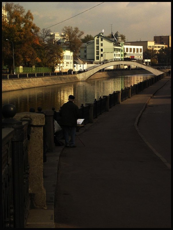 Москва,река,одиночество рисуя городphoto preview