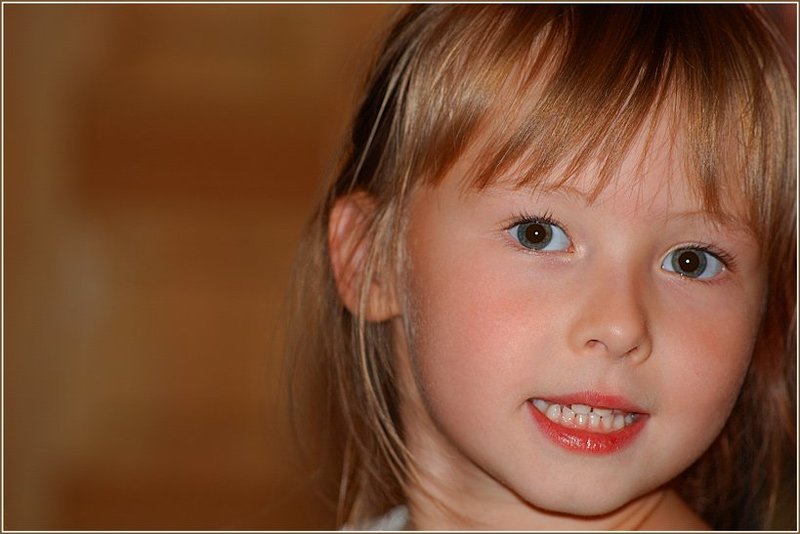 меленькая, девочка, портрет, ребенок Дашка.photo preview