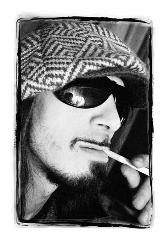 опять с сигаретойphoto preview