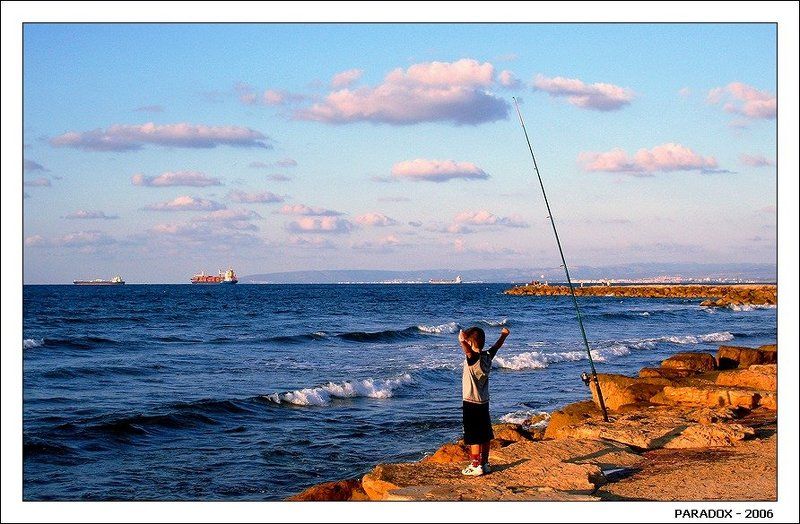 море,берег,небо,дети,рыбы,удочка,облака,волны Обнимая небо или Ловись рыбка большая - пребольшаяphoto preview